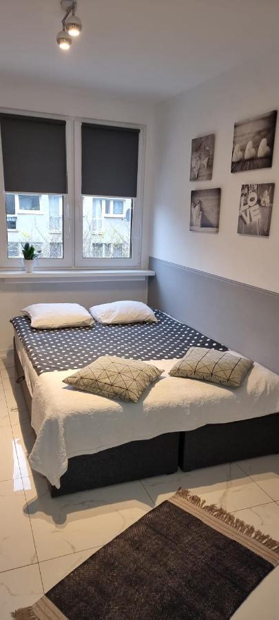 Nighthost Robotnicza 32 M248 Wroclaw Free Parking Breslávia Quarto foto